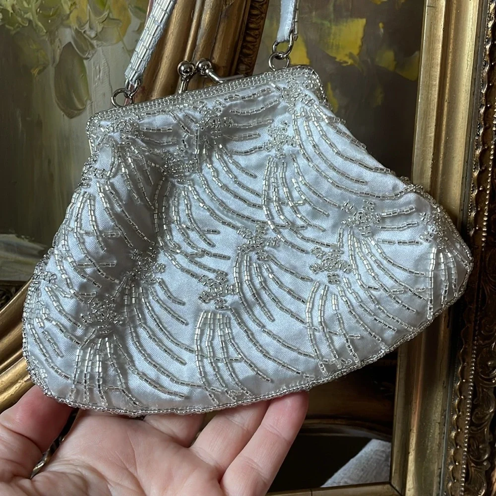 Pristine‎ Adorable Beaded Handbag - Picture 3 of 4